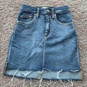 Aritzia denim skirt
